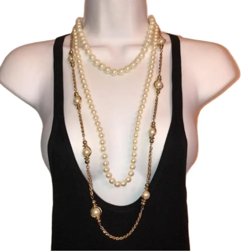 Elegant Pearl and Gold Necklace - Picture 1 of 6